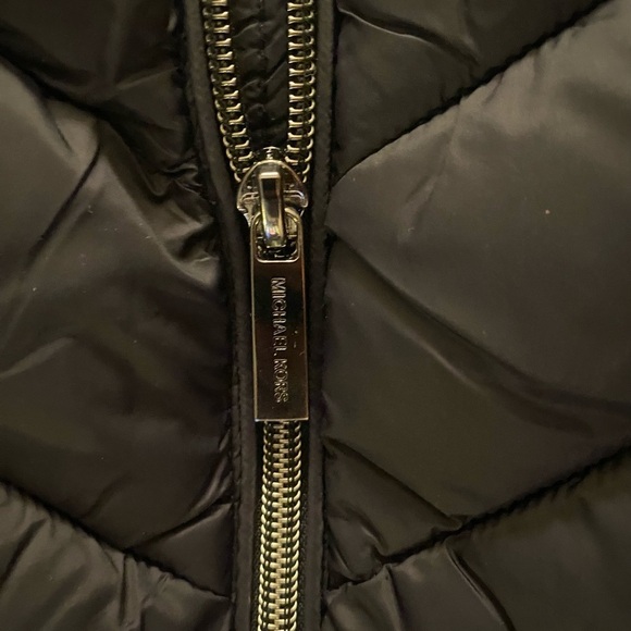 MICHAEL KORS Women’s Quilted Packable Jacket - Picture 16 of 16